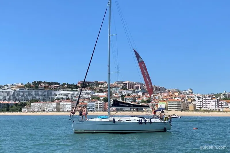 4 Hours Private Sailing Trip to Oeiras Beach