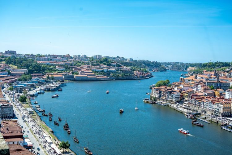 Porto's Ribeira: A Local's Guide to the Riverfront and Port Wine (2026)